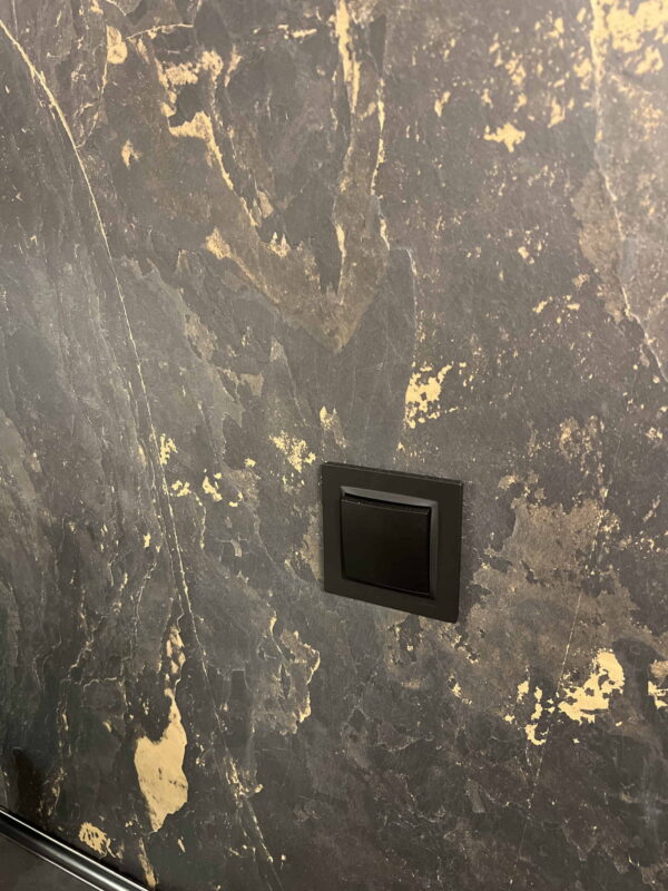 Kamenná dýha Black Slate Gold 122x61x0,2 cm